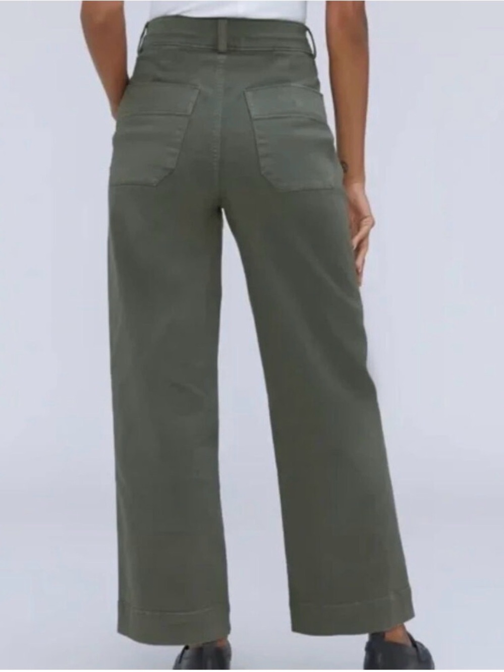 Everlane High-Rise Wide-Leg Pants in Olive Green